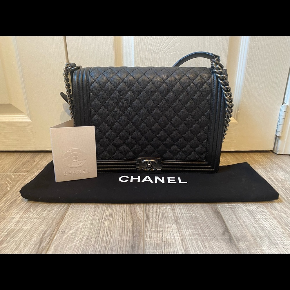 Chanel Jumbo Le Boy in Caviar Leather - Picture 1 of 12